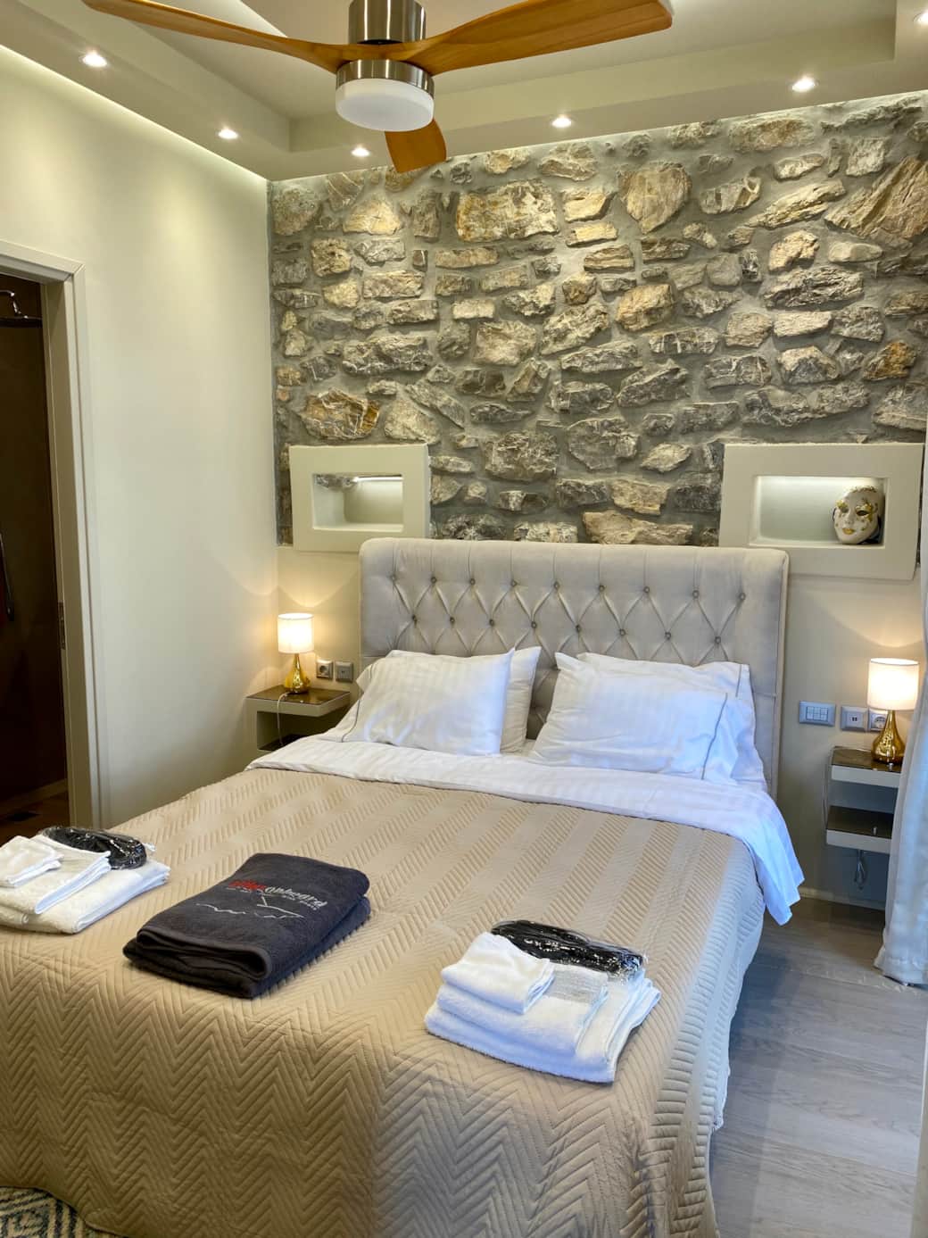 ROCK - VERANDA BEDROOM BED