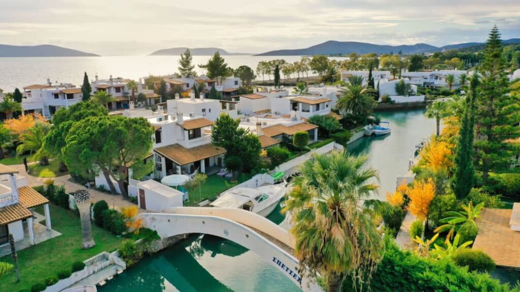 Porto Hydra canal villa Dock Villa by Villasonboard