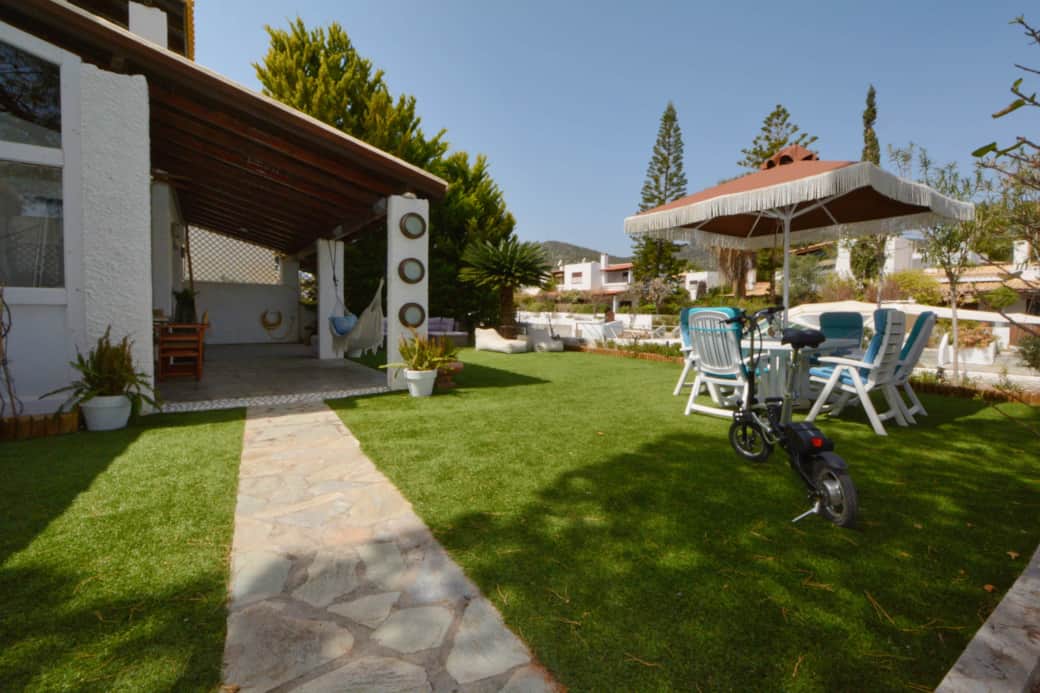 DOCK - HUGE BIG GARDEN