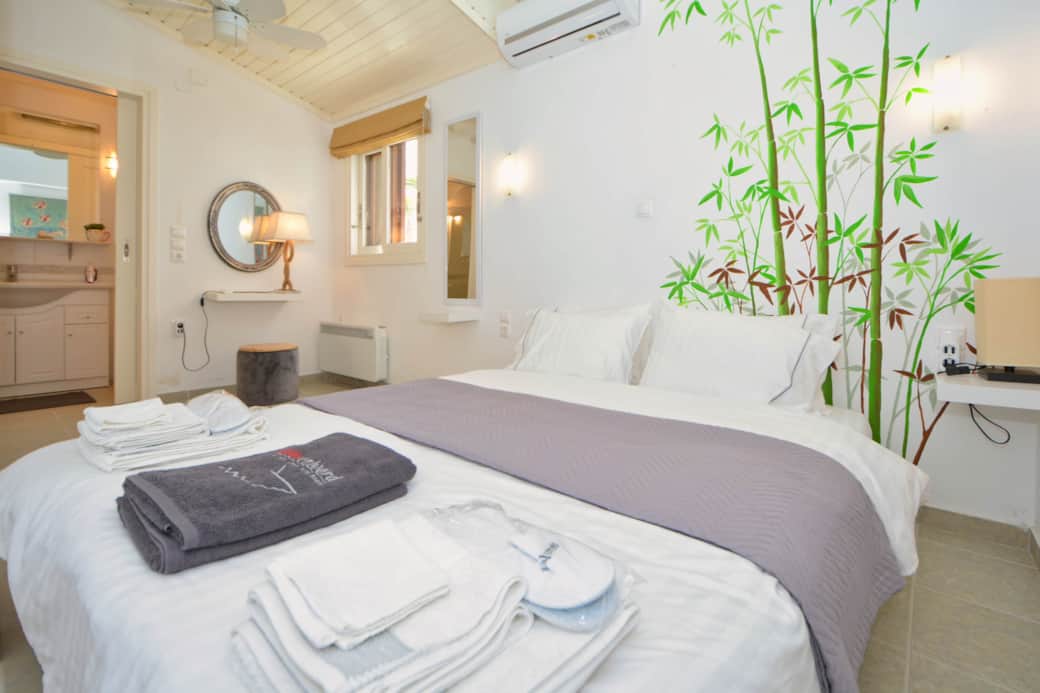 DOCK VILLA - BIG BEDROOM WITH GARDEN VIEW IN PORTO HYDRA