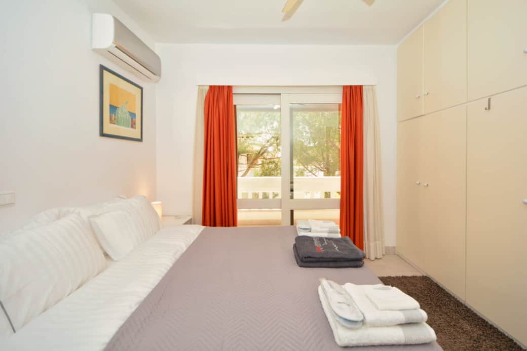 DOCK VILLA - OTHER BEDROOM IN ON FIRST FLOOR