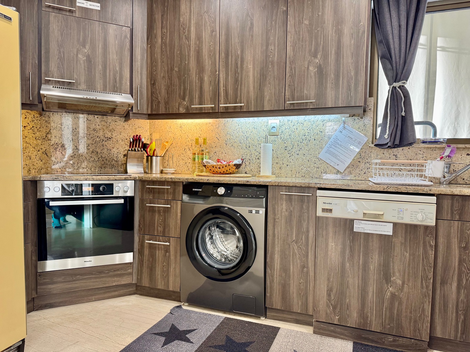 PENTHOUSE - KITCHEN