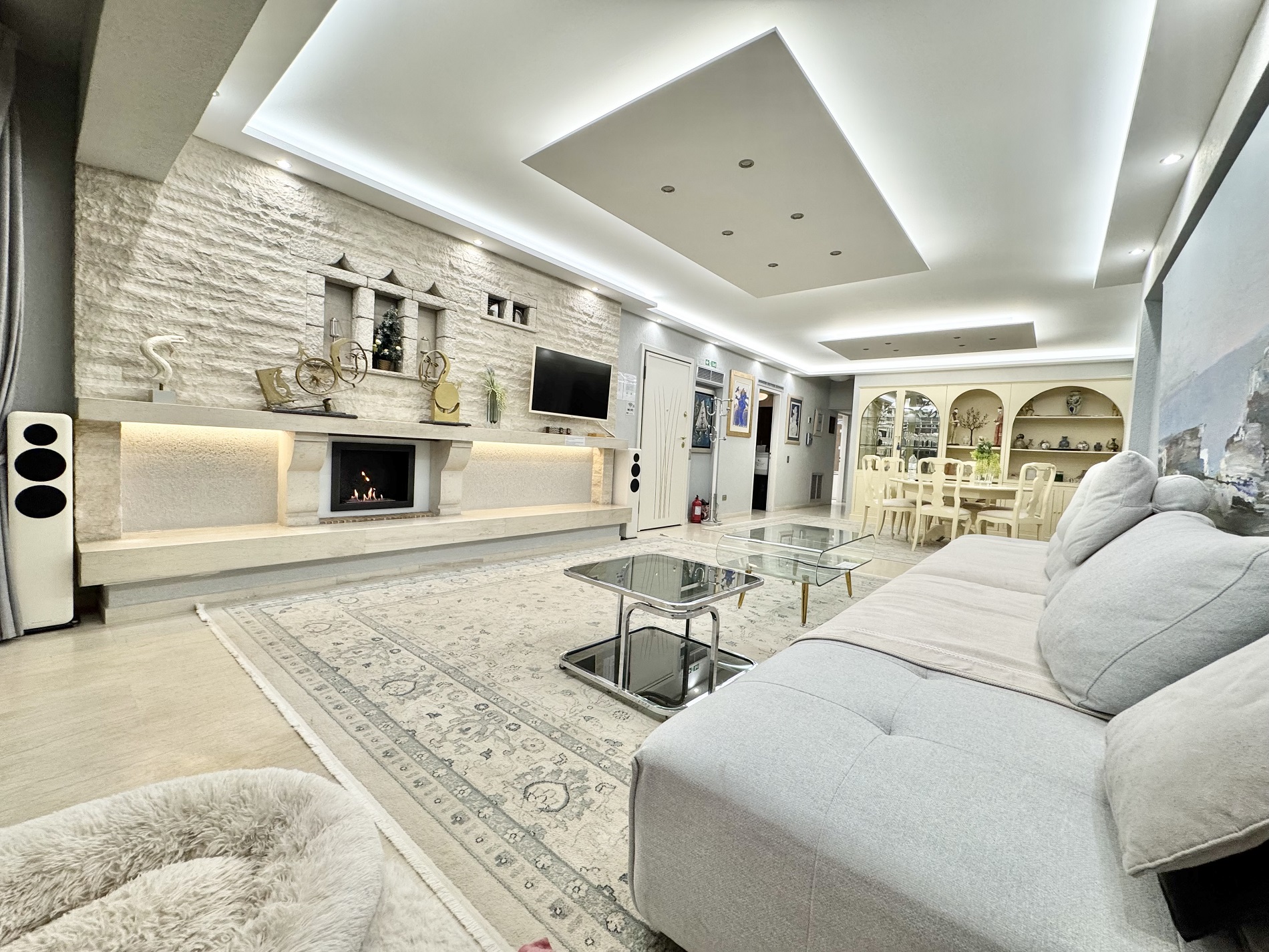 PENTHOUSE - LIVING ROOM