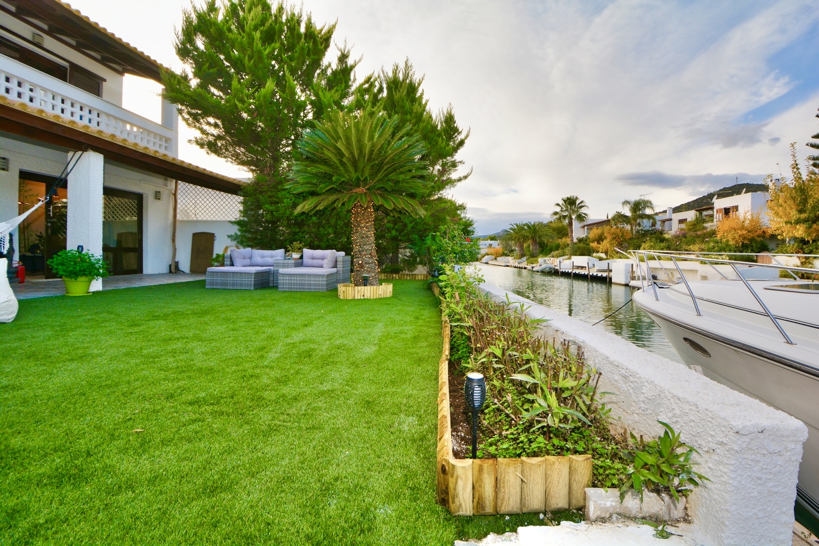 DOCK VILLA - CANAL VIEW
